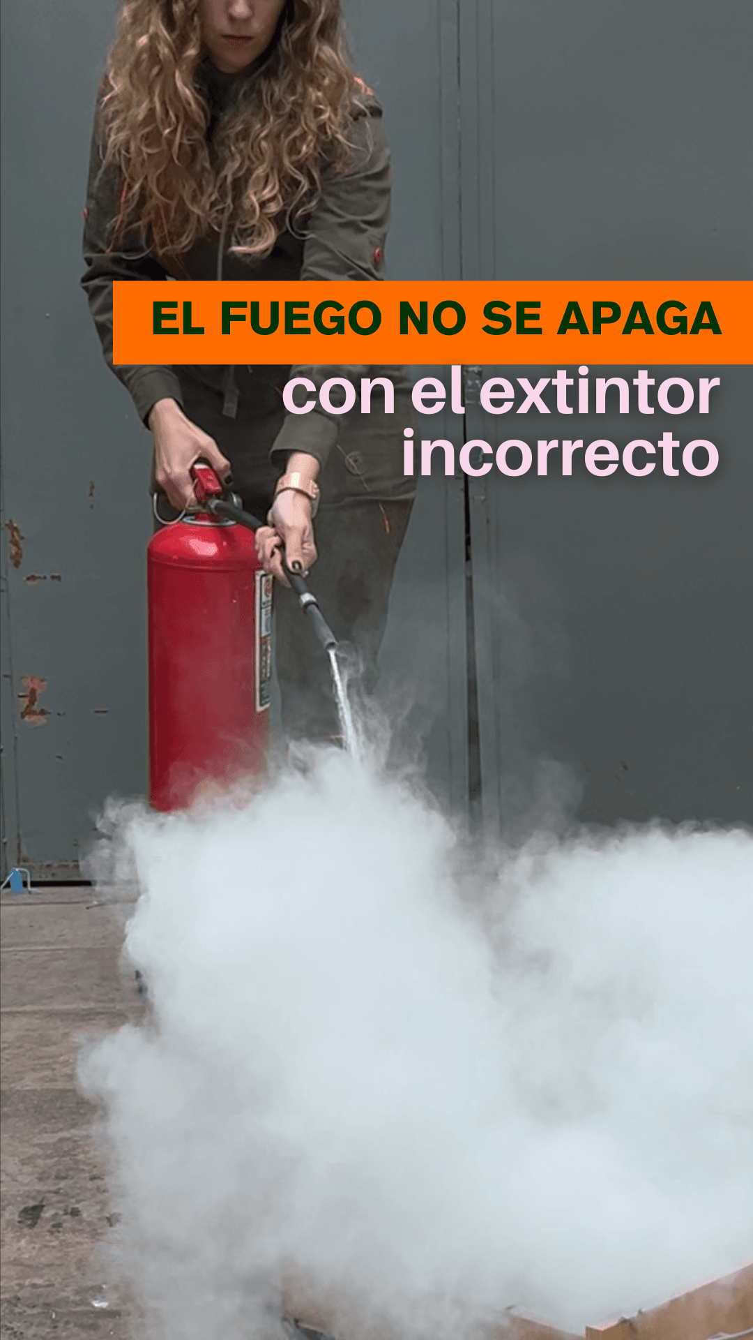 Elegir bien el extintor no es un trámite: es una herramienta que puede salvar vidas, evitar pérdidas millonarias y darte segundos claves frente a una emergencia.