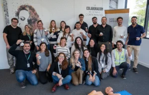 Participantes y equipo de capacitación durante la Semana de la Seguridad de L’Oréal.